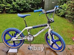 1997 GT PRO PERFORMER USA White Old School BMX Bicycle Freestyler SKYWAY Mags