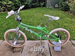 2000 GT PRO PERFORMER USA Green Old School BMX Bike Freestyler Flatland Mid