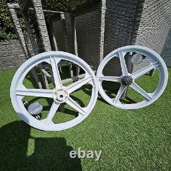 Genuine Old School Bmx Raleigh Burner 20 Raleigh Mag Wheels White Vektar