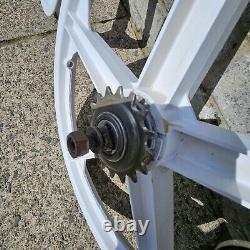 Genuine Old School Bmx Raleigh Burner 20 Raleigh Mag Wheels White Vektar