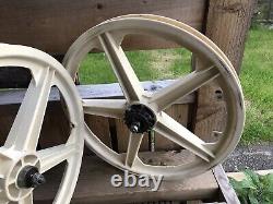 Genuine Old School Bmx Raleigh Burner 20 Survivor Raleigh Mag Wheels White