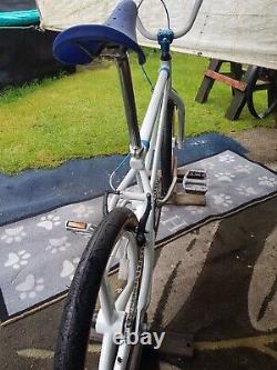 MID/OLD SCHOOL Gt RETRO BMX. Mag Wheels