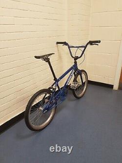 Mid/Old School Diamond back Bmx. New wheels