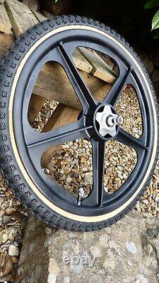 New Skyway Tuff 2's with Alloy look Kool caps and comp 3 tyres. Old School BMX