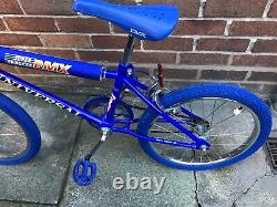 OLD SCHOOL BMX 1980s ORIGINAL CLASSIC UNIVERSAL SUPER TRACKER BMX BIKE