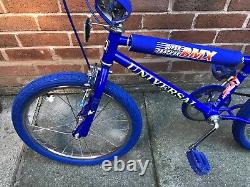 OLD SCHOOL BMX 1980s ORIGINAL CLASSIC UNIVERSAL SUPER TRACKER BMX BIKE