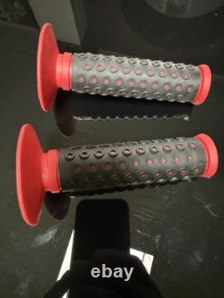 Oakley B1b 2010 Old School BMX Grips Black Over Red