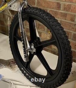Old School Bmx minty skyway alloy hubbed tuff 2s original 80s. Pics to follow