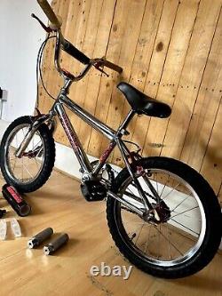 Universal' Piranha 1990 Old school BMX Bike with all Original Components