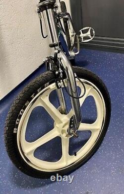 Ancienne école Universal Hammerhead, BMX BIKE avec Skyway Tuff Wheel 2 Mags