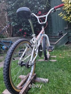 BMX Ammaco old school. Roues en alliage.