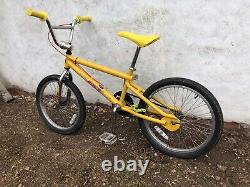 Gt Mach Une Réplique Vieille École Bmx Un D'un Genre