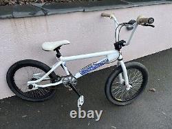 Mongoose Pro White BMX (Classique Old School)