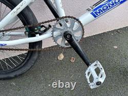 Mongoose Pro White BMX (Classique Old School)