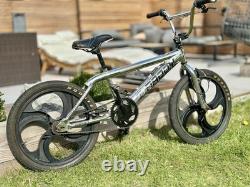 Rooster Big Daddy BMX + Roues Old School Chromées Mags Vélo Freestyle Classique Rooster Big Daddy BMX + Roues Old School Chromées Mags Vélo Freestyle Classique