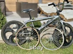 Rooster Big Daddy BMX + Roues Old School Chromées Mags Vélo Freestyle Classique Rooster Big Daddy BMX + Roues Old School Chromées Mags Vélo Freestyle Classique