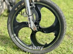 Rooster Big Daddy BMX + Roues Old School Chromées Mags Vélo Freestyle Classique Rooster Big Daddy BMX + Roues Old School Chromées Mags Vélo Freestyle Classique