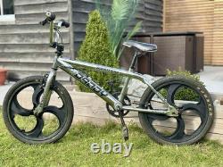 Rooster Big Daddy BMX + Roues Old School Chromées Mags Vélo Freestyle Classique Rooster Big Daddy BMX + Roues Old School Chromées Mags Vélo Freestyle Classique