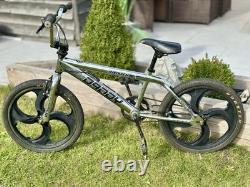 Rooster Big Daddy BMX + Roues Old School Chromées Mags Vélo Freestyle Classique Rooster Big Daddy BMX + Roues Old School Chromées Mags Vélo Freestyle Classique