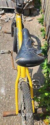 Vélo BMX Mongoose Old School de la décennie à restaurer