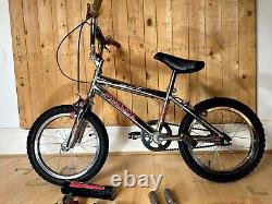 Vélo BMX Old School Universal' Piranha 1990 avec tous les composants d'origine