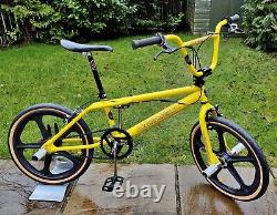 Vélo BMX Old School années 80 jaune, jantes SKYWAY MAGs, rétro, modèle Freestyler, fabriqué aux États-Unis, gt PRO.