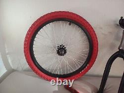 Vélo de BMX de l'ancienne école professionnel démonté et expédiable avec siège Pivotal et pneus Kenda