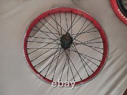 Vélo de BMX de l'ancienne école professionnel démonté et expédiable avec siège Pivotal et pneus Kenda