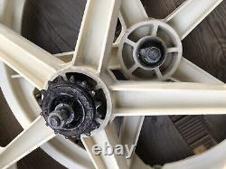 Véritable Vieux Bmx d'école Raleigh Burner 20 Survivant Roues Mag Raleigh Blanches