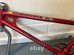 Vieux vélo BMX cadre Schwinn 36-36 Scrambler de 1979, similaire à Mongoose, Raleigh Burner